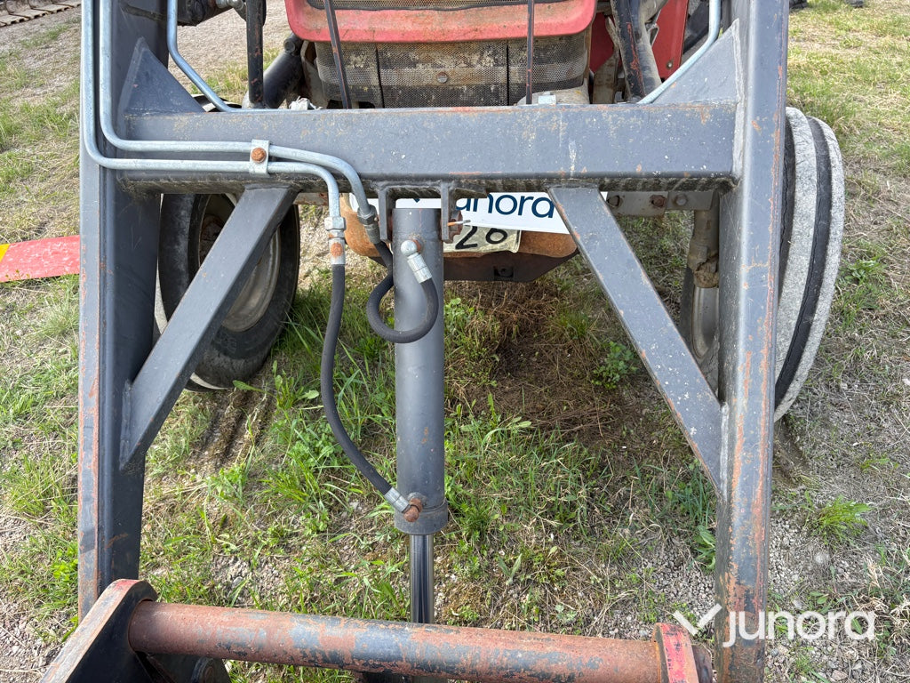 Traktor - Massey Ferguson, 135 S
