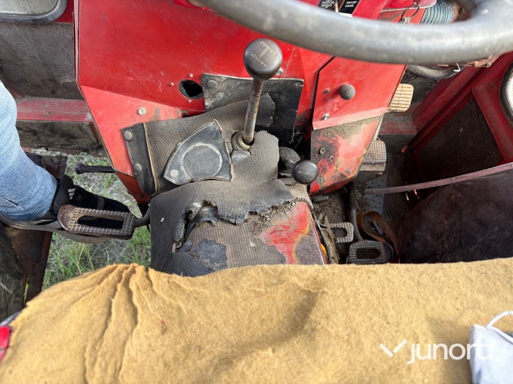 Traktor - Massey Ferguson, 135 S