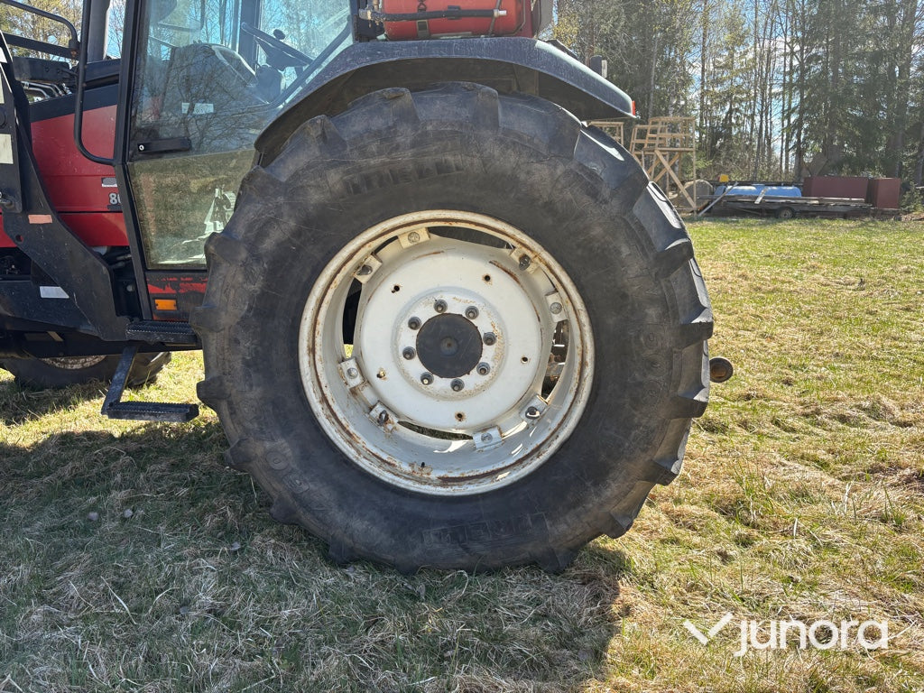 Traktor - Valmet, 800, Med frontlastare