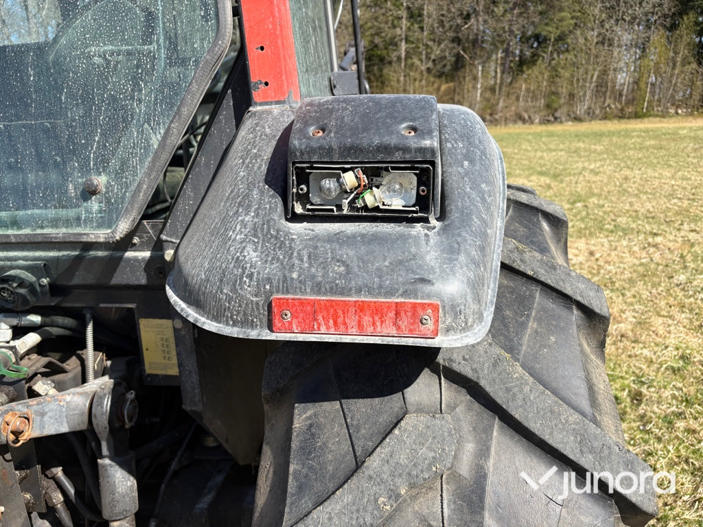 Traktor - Valmet, 800, Med frontlastare