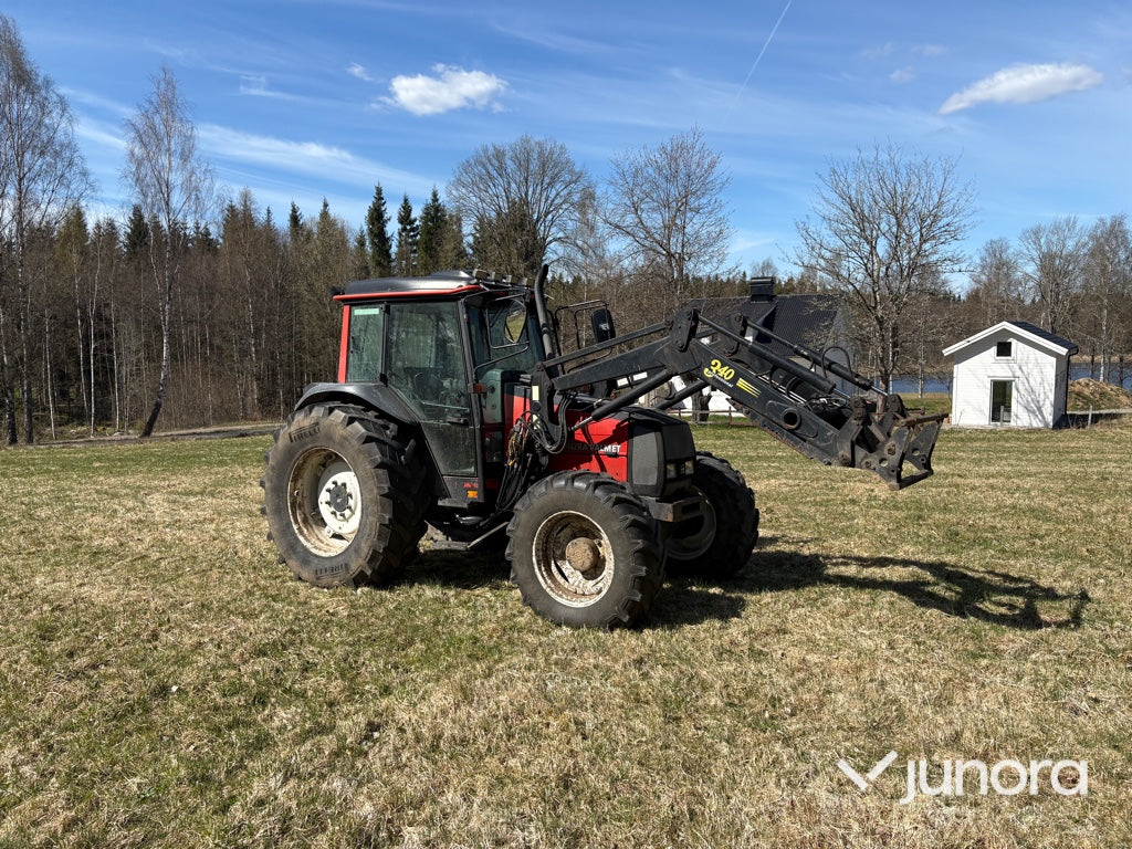 Traktor - Valmet, 800, Med frontlastare