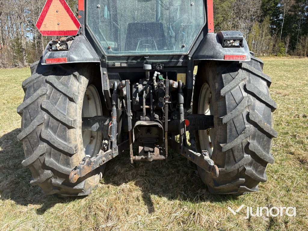 Traktor - Valmet, 800, Med frontlastare