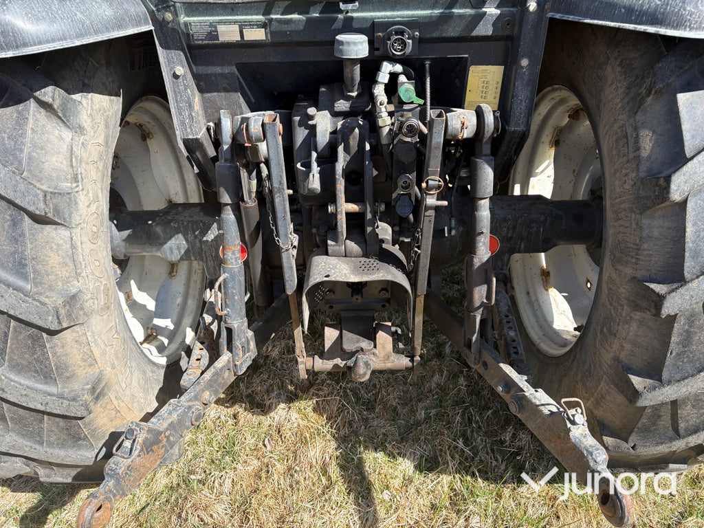 Traktor - Valmet, 800, Med frontlastare