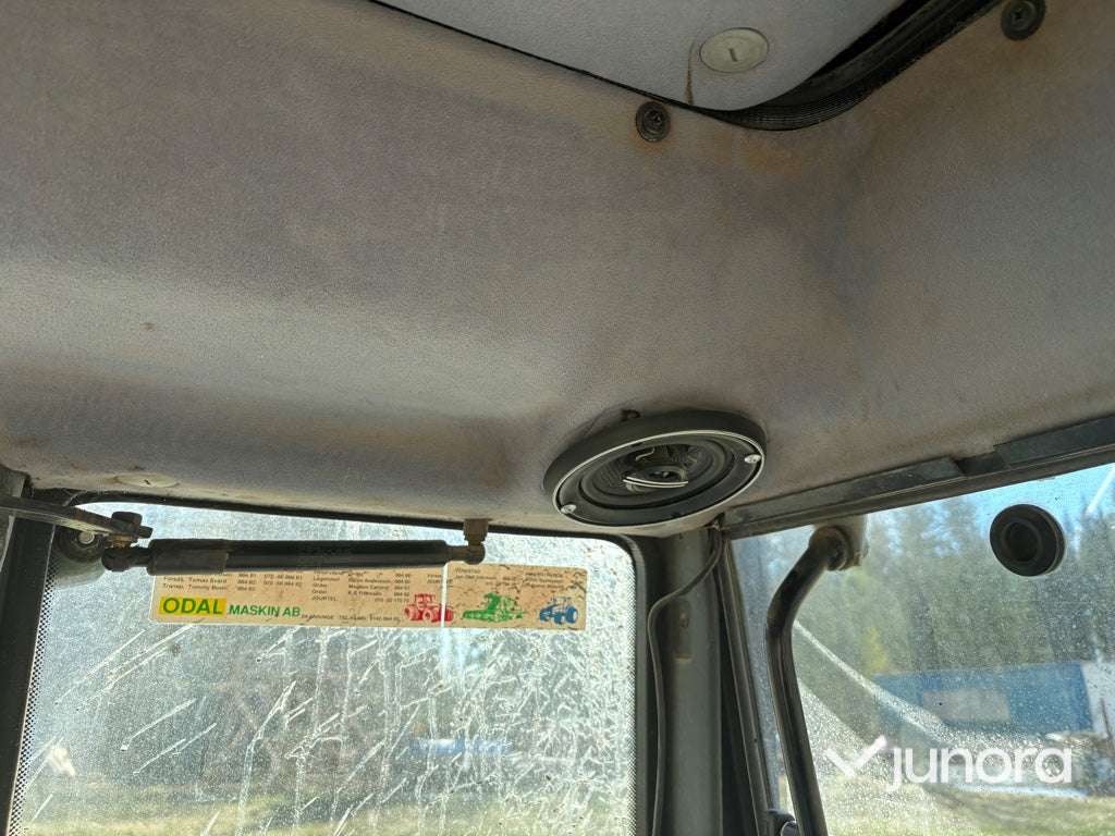 Traktor - Valmet, 800, Med frontlastare
