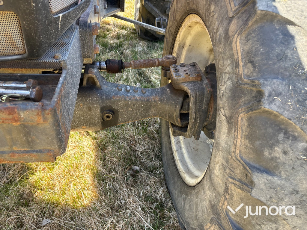 Traktor - Valmet, 800, Med frontlastare