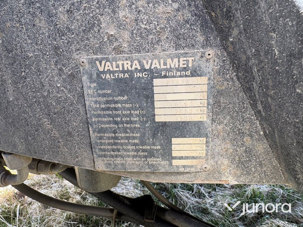 Traktor - Valmet, 800, Med frontlastare