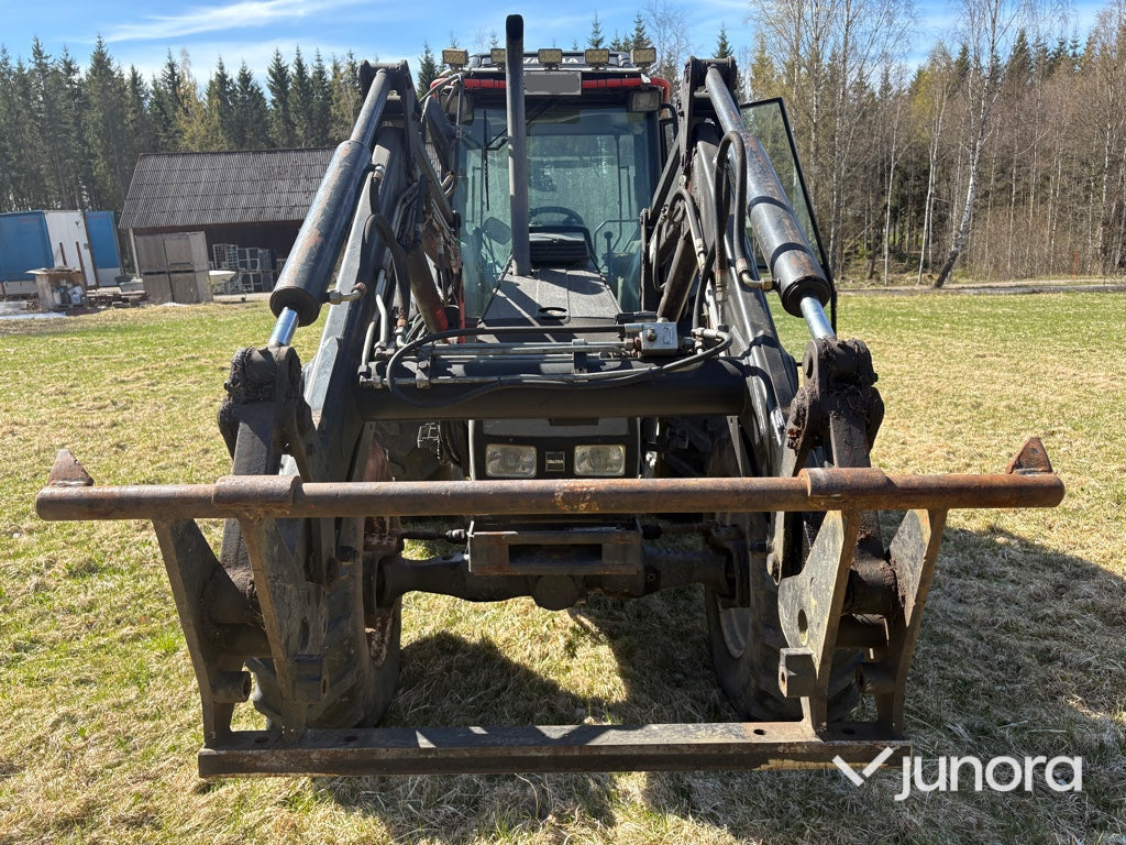 Traktor - Valmet, 800, Med frontlastare