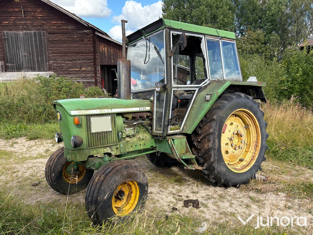 Traktor John Deere 2130