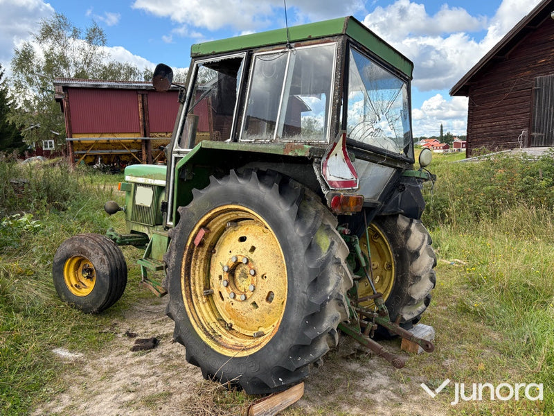 Traktor John Deere 2130