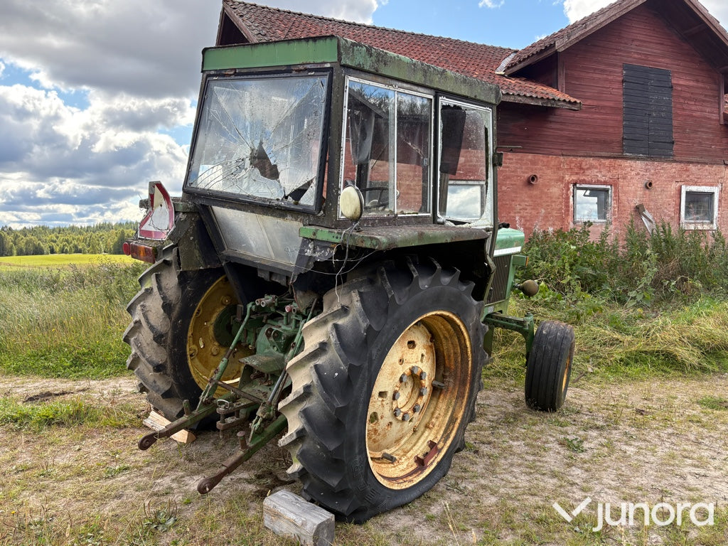 Traktor John Deere 2130
