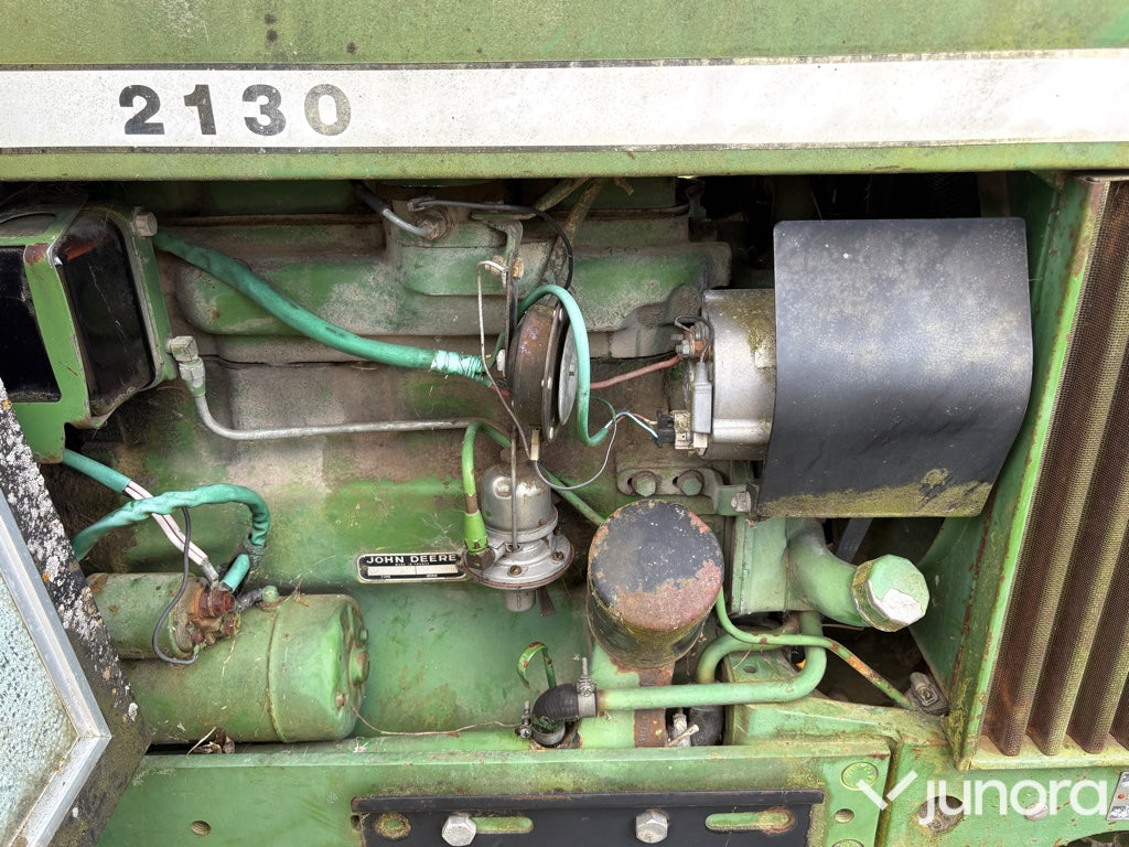 Traktor John Deere 2130