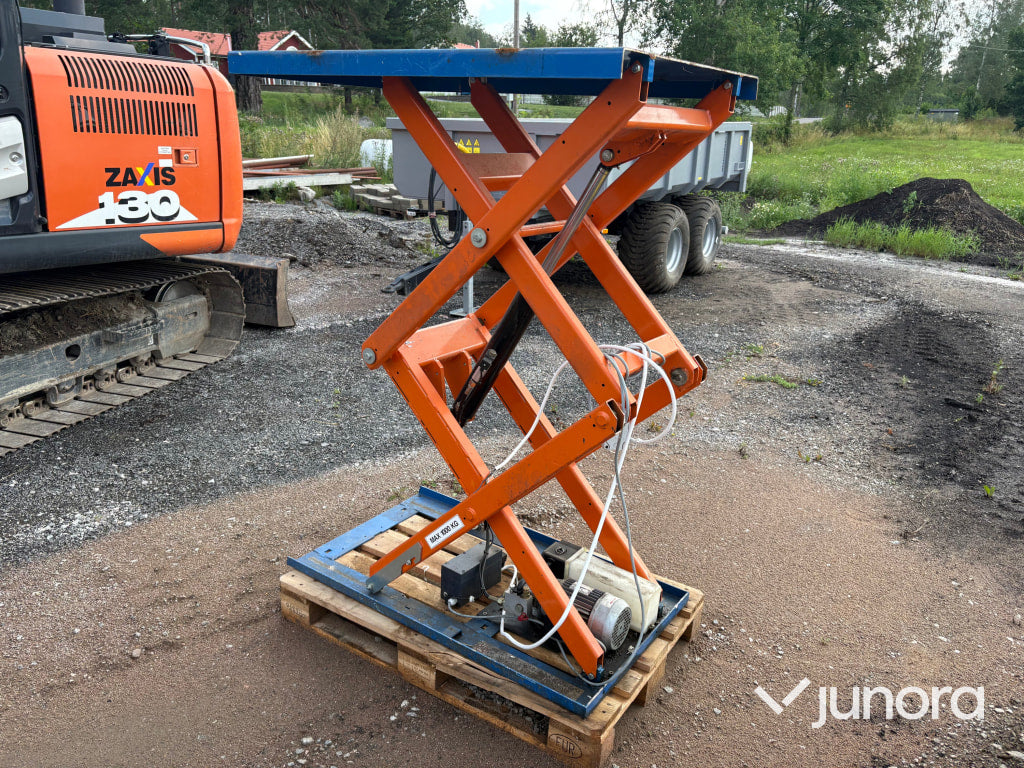 Saxbord 1000 kg med elhydraulisk drift – EMG-motor