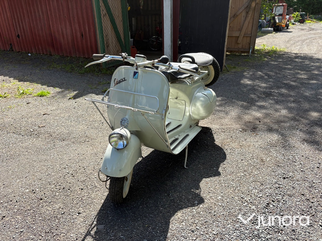 Lätt motorcykel - Vespa, Elite 53