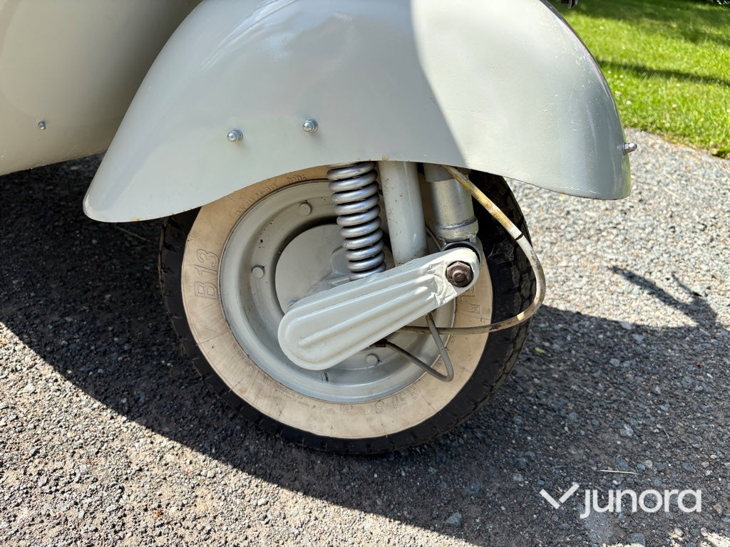 Lätt motorcykel - Vespa, Elite 53