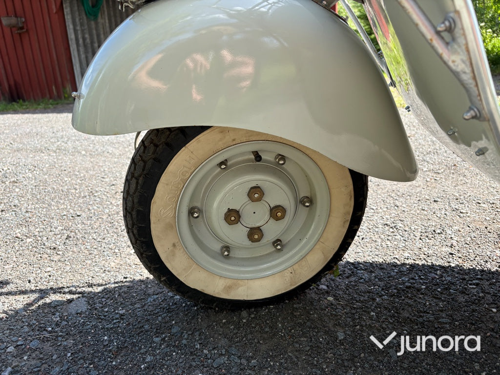 Lätt motorcykel - Vespa, Elite 53