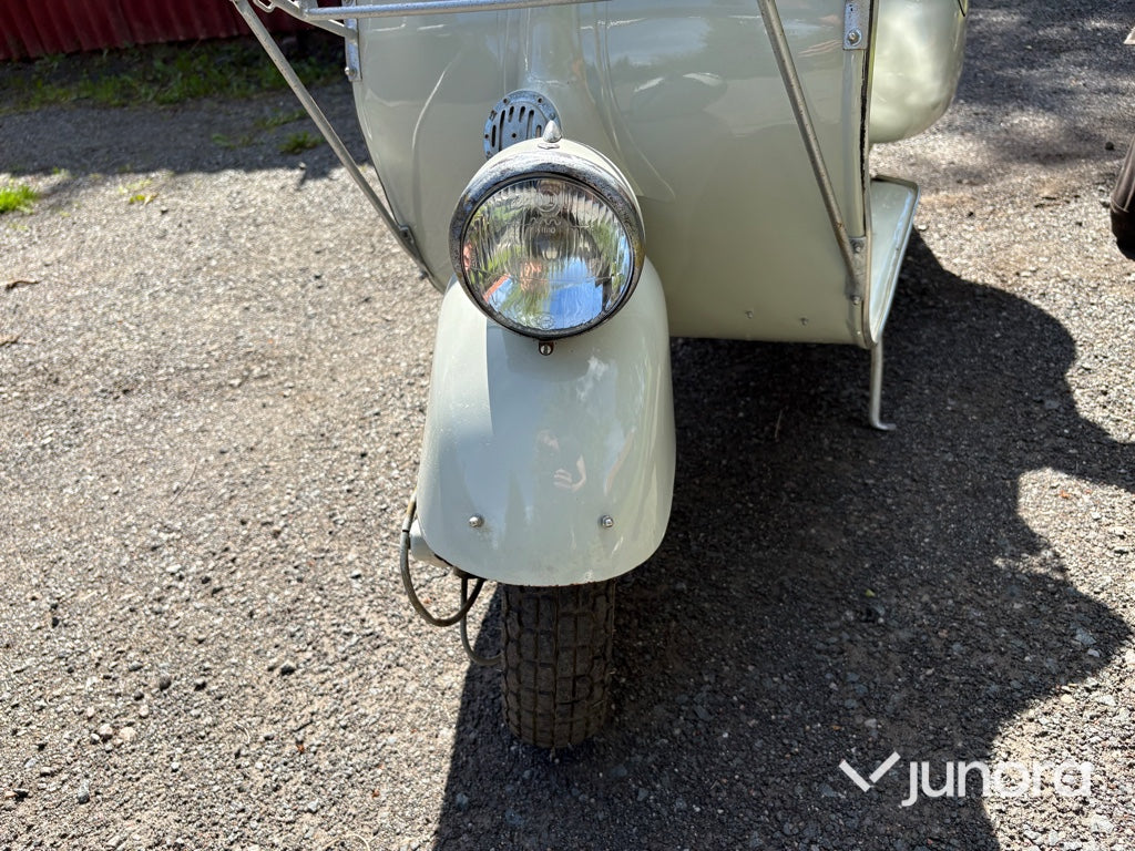 Lätt motorcykel - Vespa, Elite 53