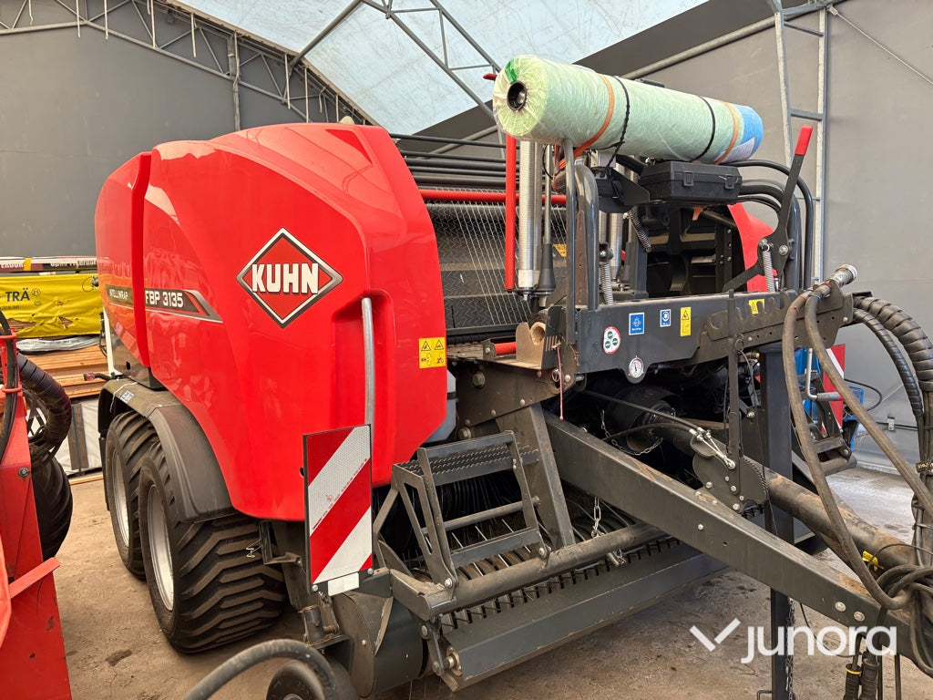 Rundbalspress + Inplastare - Kuhn, FBP 3135 Intelliwrap