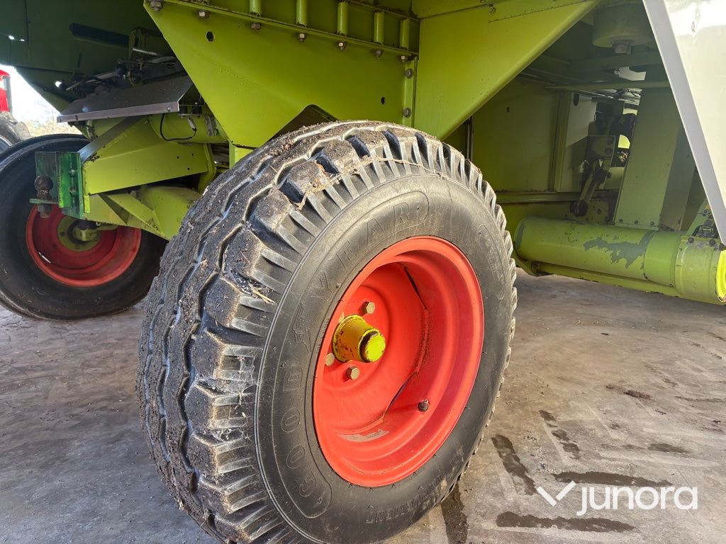 Skördetröska - Claas Dominator 86