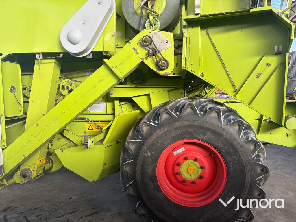 Skördetröska - Claas Dominator 86
