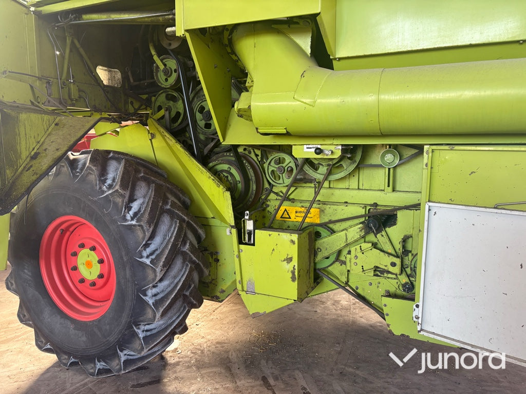 Skördetröska - Claas Dominator 86
