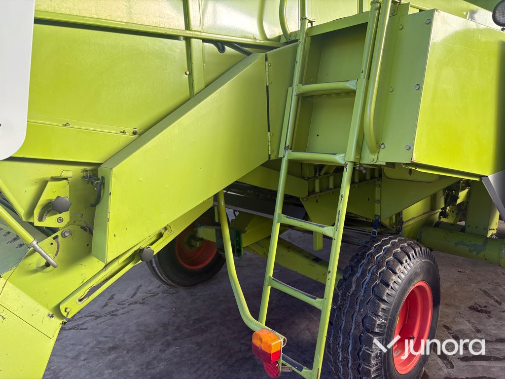 Skördetröska - Claas Dominator 86