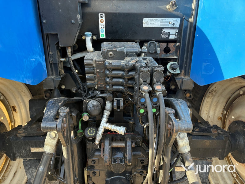 New Holland T7.185 Traktor