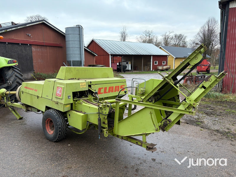 Balpress med kastare - Claas Markant 40