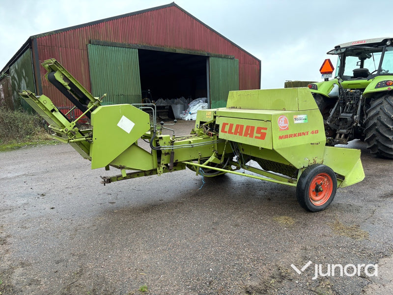 Balpress med kastare - Claas Markant 40