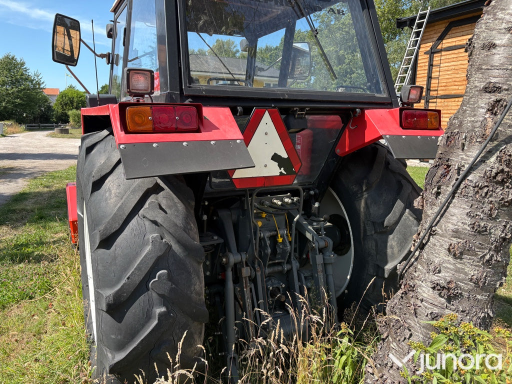 Traktor URUS C-385