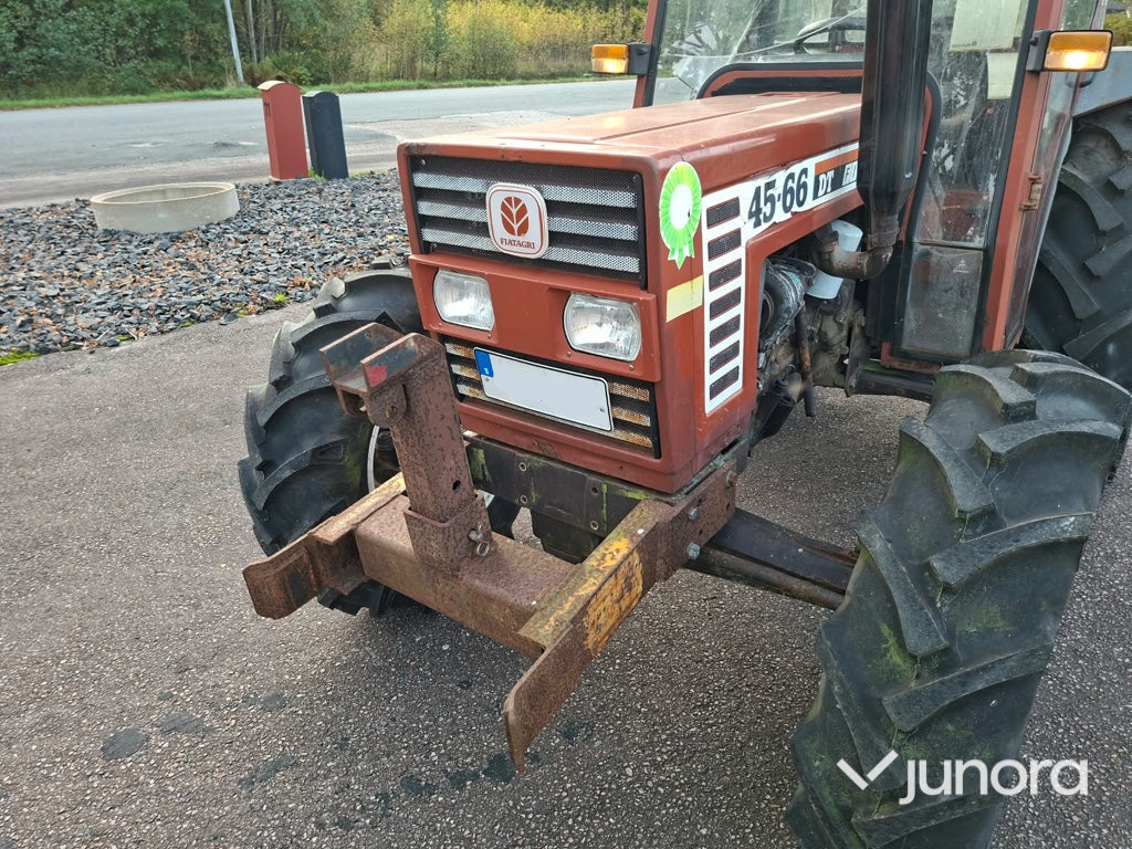 Avvakta ägarbyte gjorts nyligen, kolla innan publicering att det stämmer | Traktor - Fiat 45-66 DT 4WD med snöblad