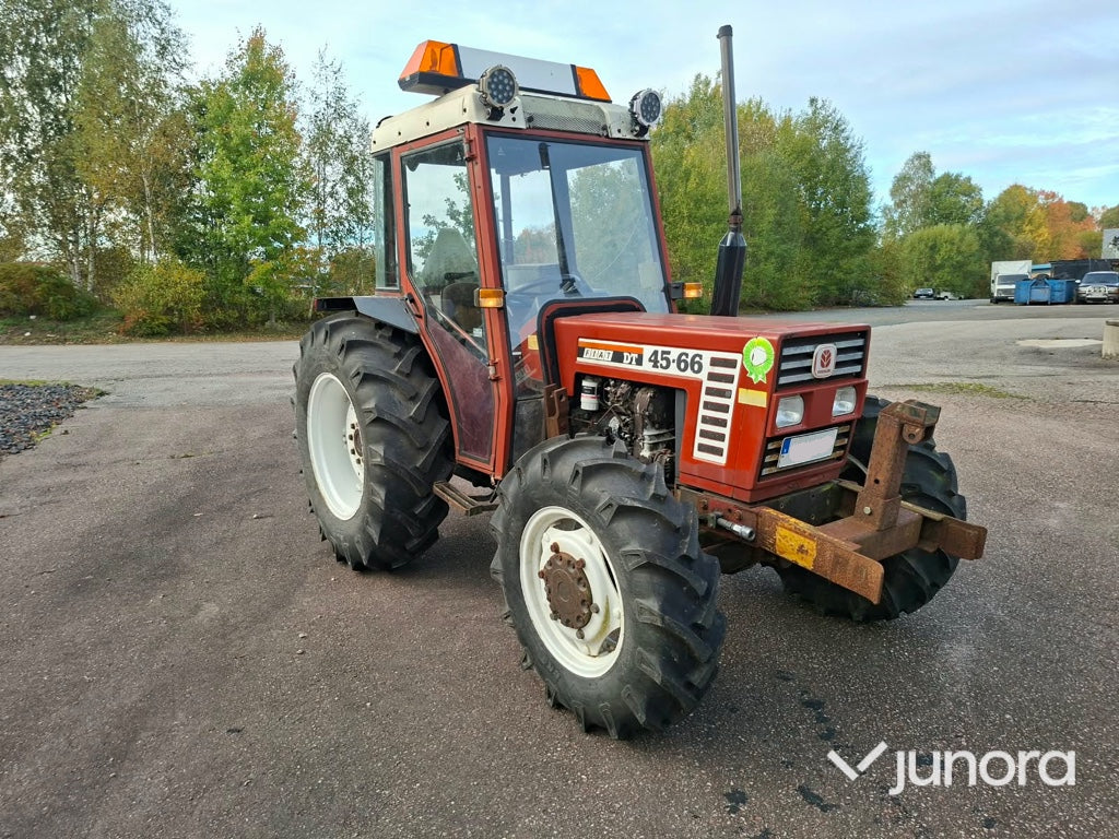 Avvakta ägarbyte gjorts nyligen, kolla innan publicering att det stämmer | Traktor - Fiat 45-66 DT 4WD med snöblad