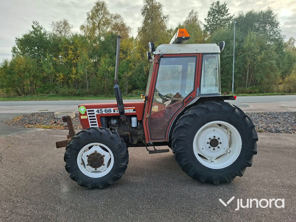 Avvakta ägarbyte gjorts nyligen, kolla innan publicering att det stämmer | Traktor - Fiat 45-66 DT 4WD med snöblad