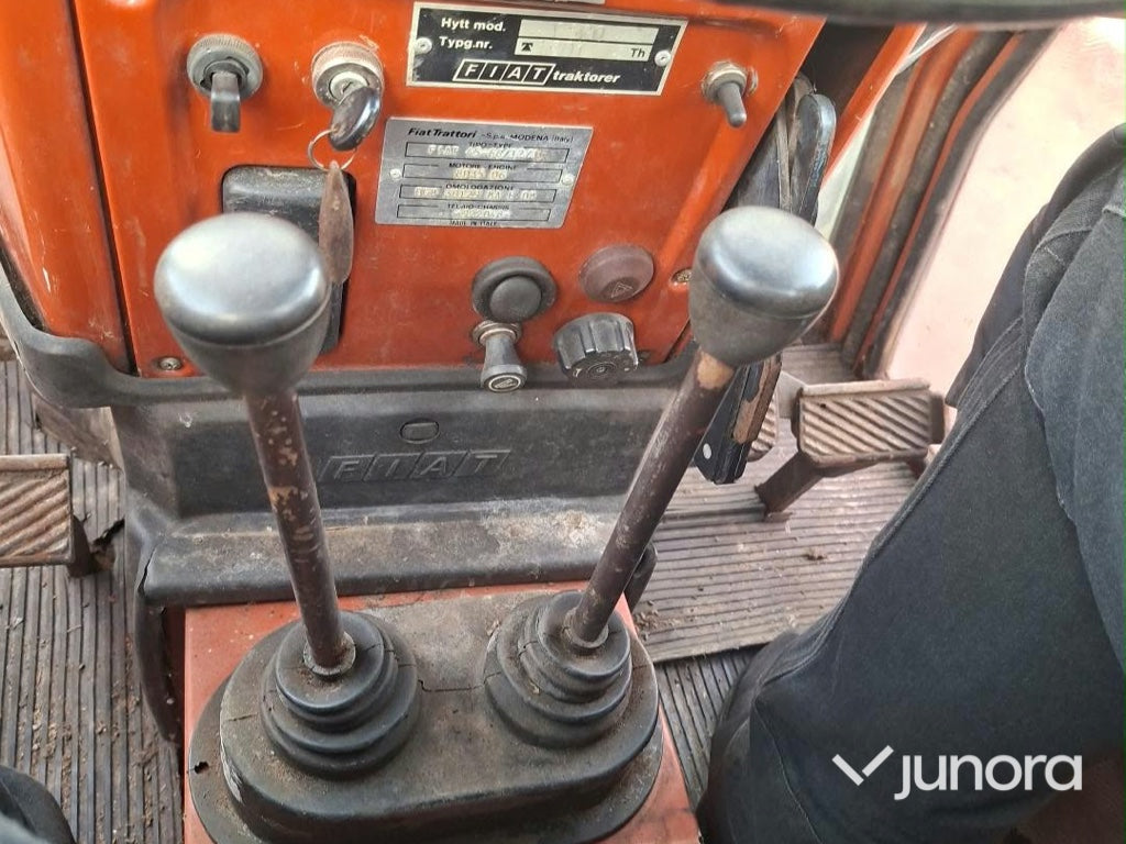 Avvakta ägarbyte gjorts nyligen, kolla innan publicering att det stämmer | Traktor - Fiat 45-66 DT 4WD med snöblad