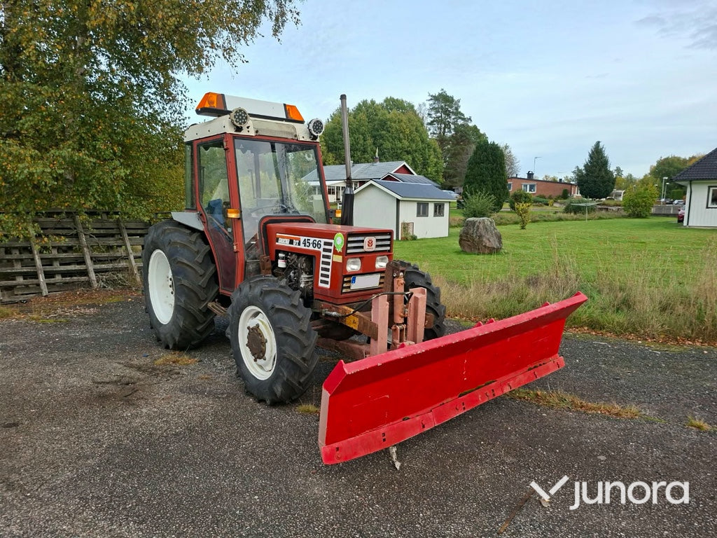 Avvakta ägarbyte gjorts nyligen, kolla innan publicering att det stämmer | Traktor - Fiat 45-66 DT 4WD med snöblad