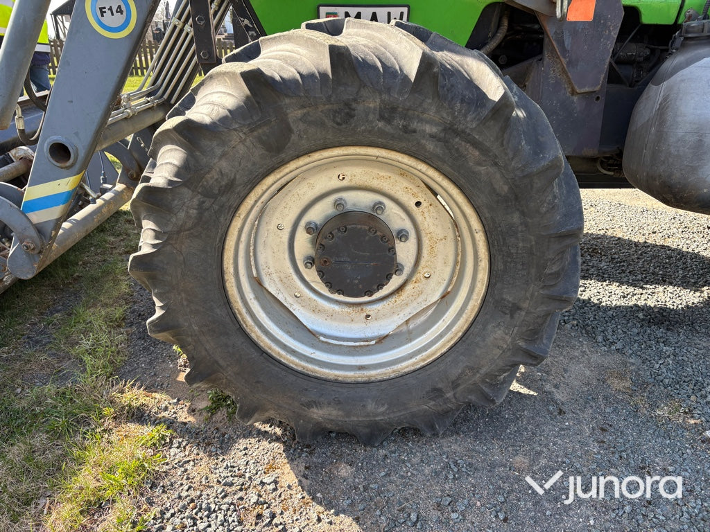 Traktor med frontlastare - Deutz, DX 3.70 A
