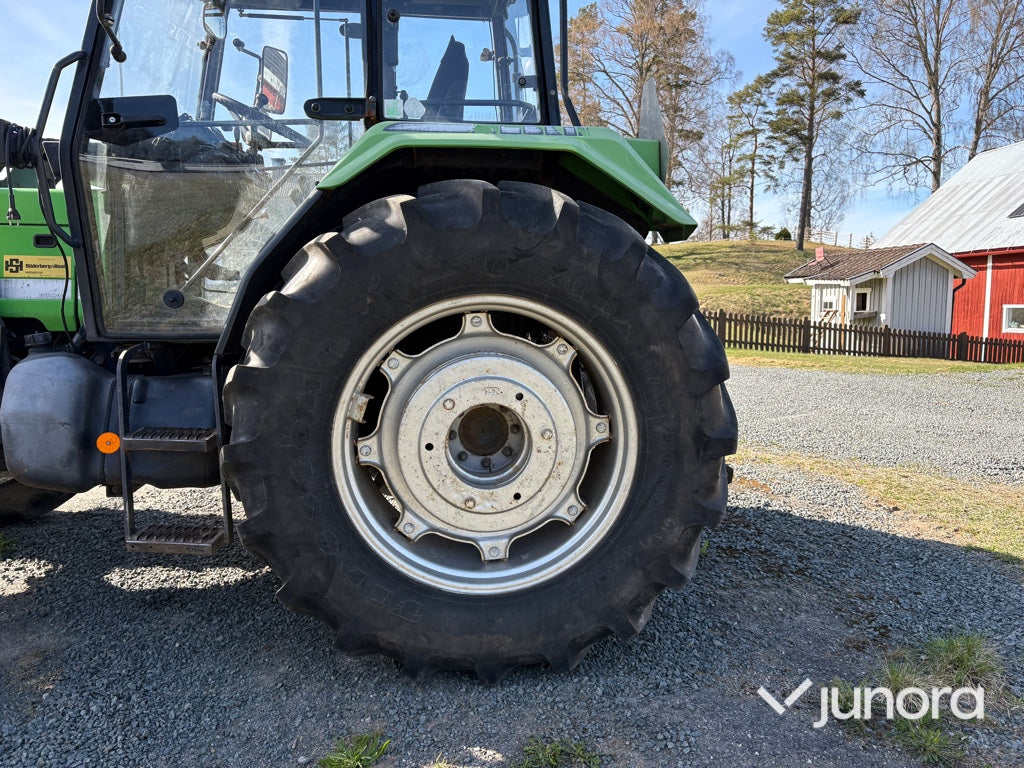 Traktor med frontlastare - Deutz, DX 3.70 A