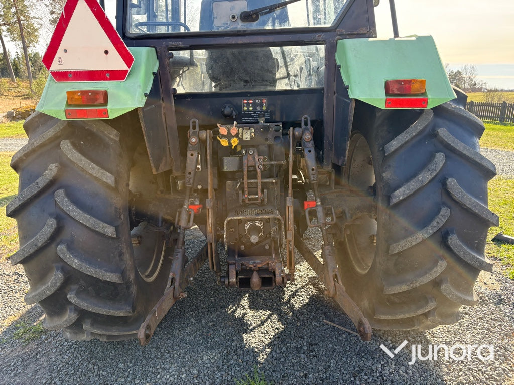 Traktor med frontlastare - Deutz, DX 3.70 A