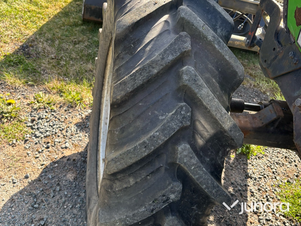 Traktor med frontlastare - Deutz, DX 3.70 A