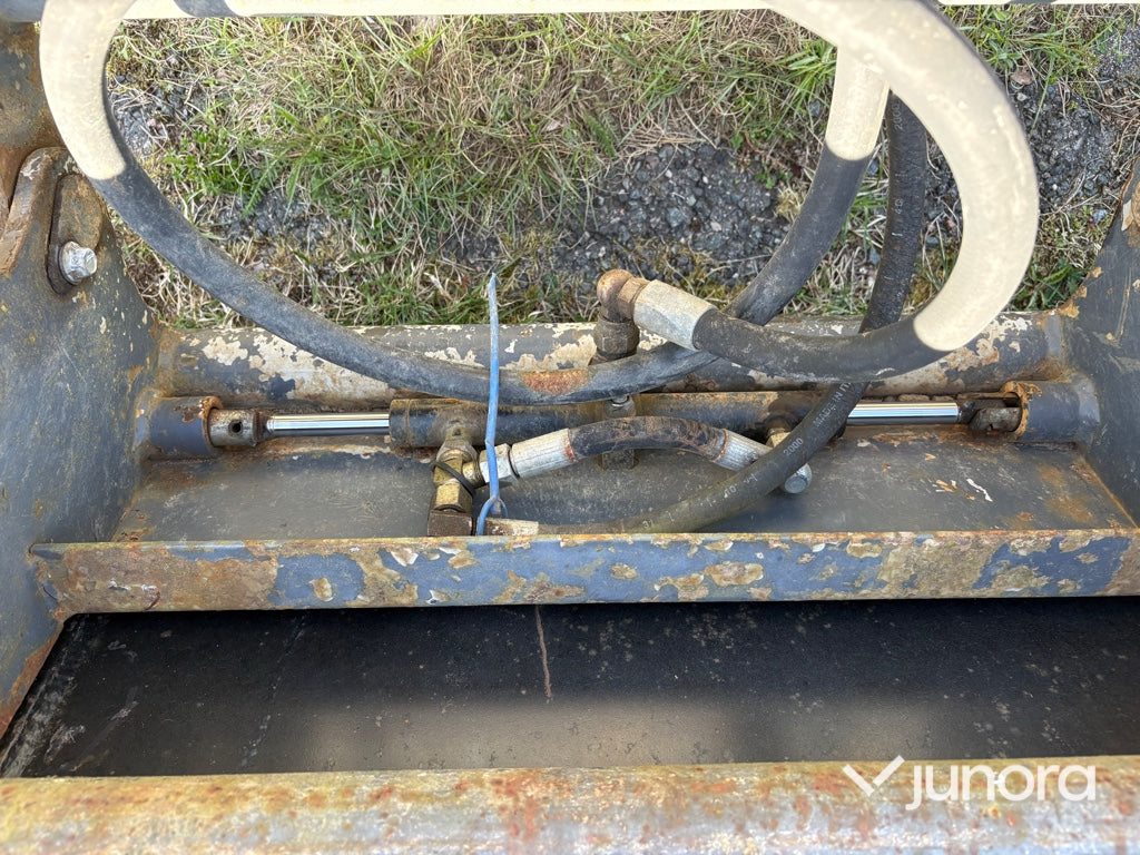 Traktor med frontlastare - Deutz, DX 3.70 A