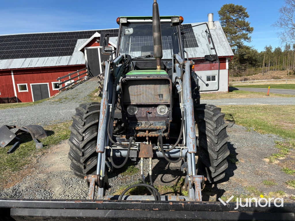 Traktor med frontlastare - Deutz, DX 3.70 A