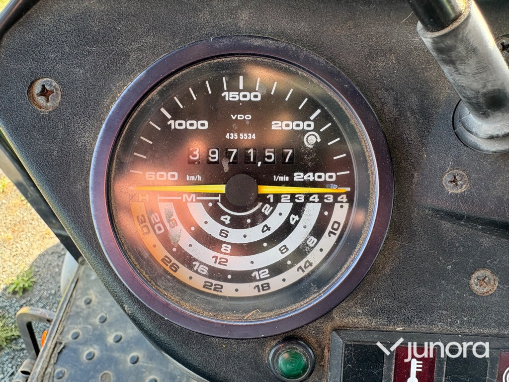 Traktor med frontlastare - Deutz, DX 3.70 A
