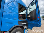 Volvo lastbil med släp