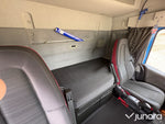 Volvo lastbil med släp