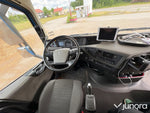 Volvo lastbil med släp