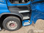 Volvo lastbil med släp