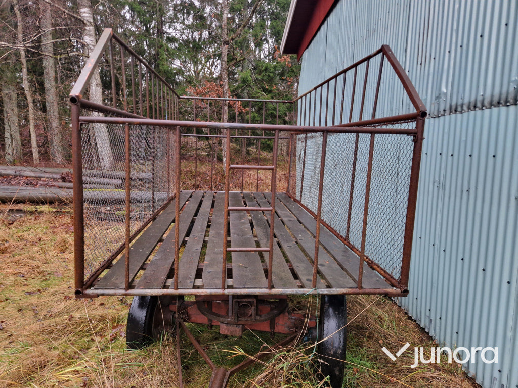 Hövagn – 2-axlig, trägolv