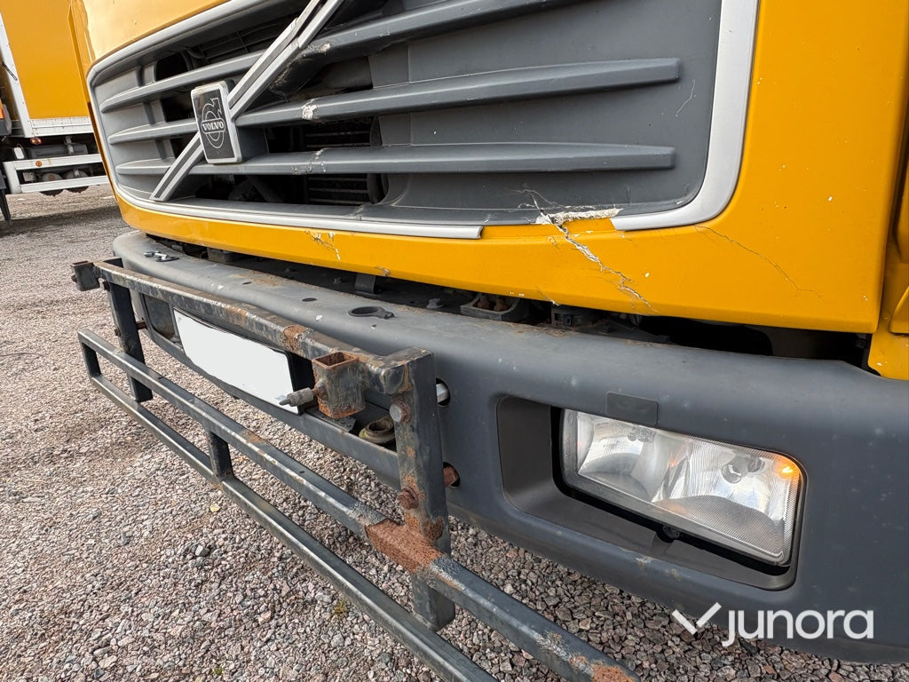 Lastbil - Volvo FL611 4X2