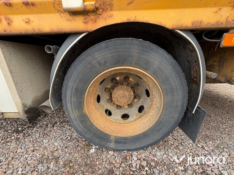 Lastbil Volvo FL611 4X2