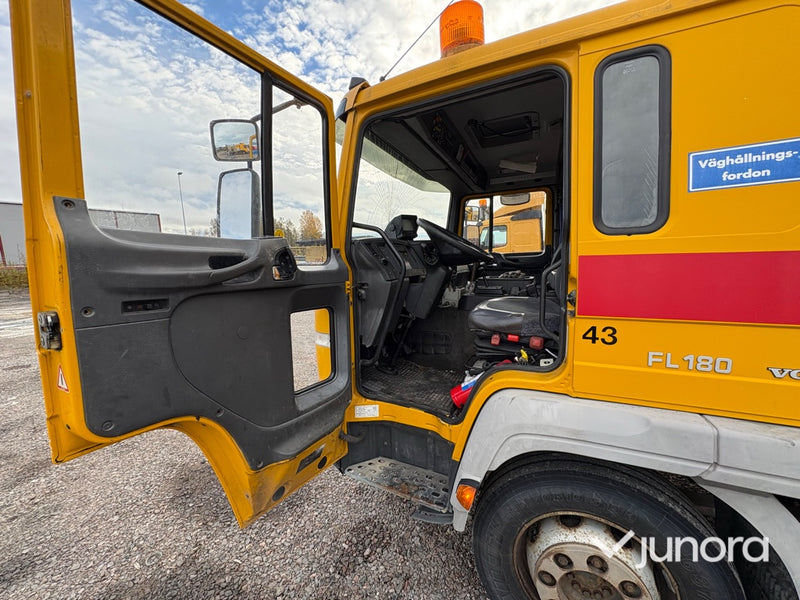 Lastbil Volvo FL611 4X2