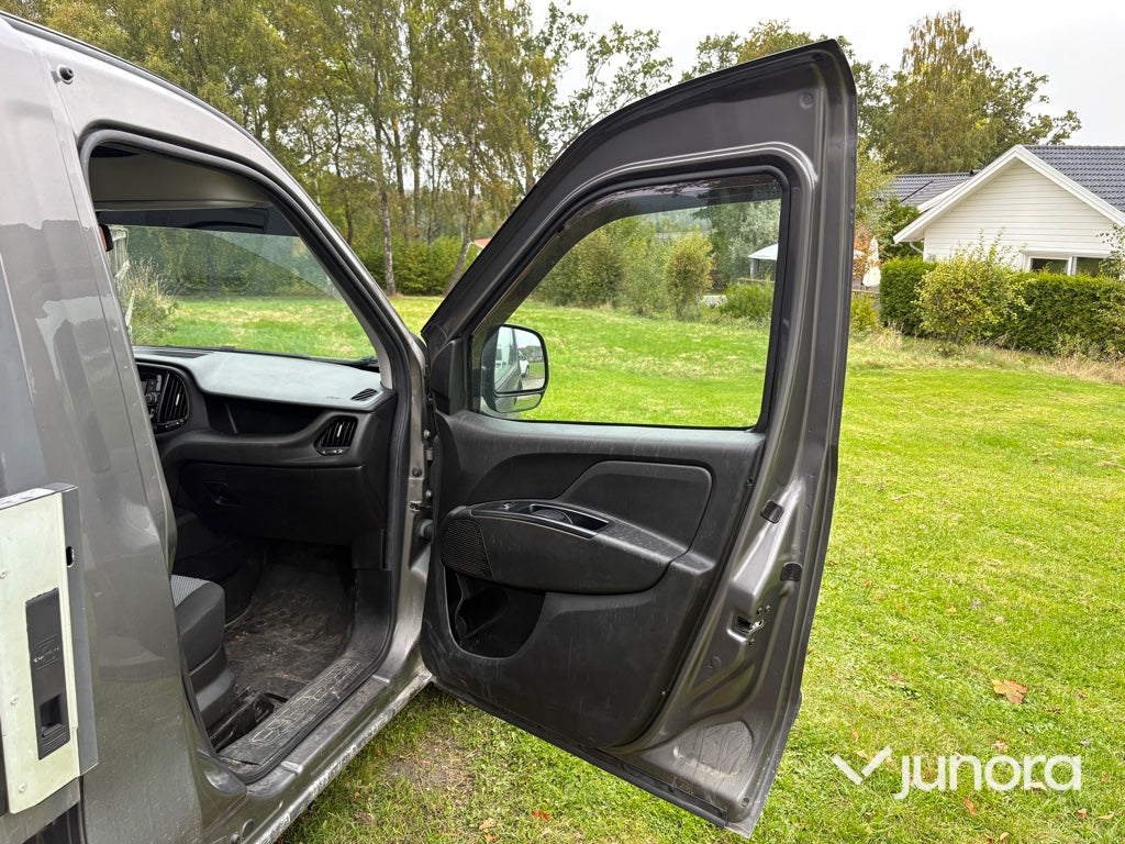 Flakbil Fiat Doblo 1.6 D Multijet